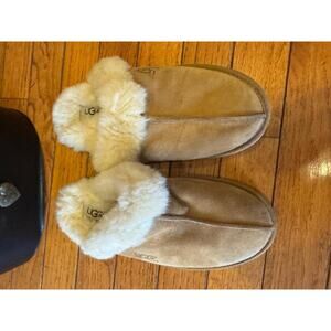 UGG Australia Women's #5717 Scuffette Slippers Size7 (san100